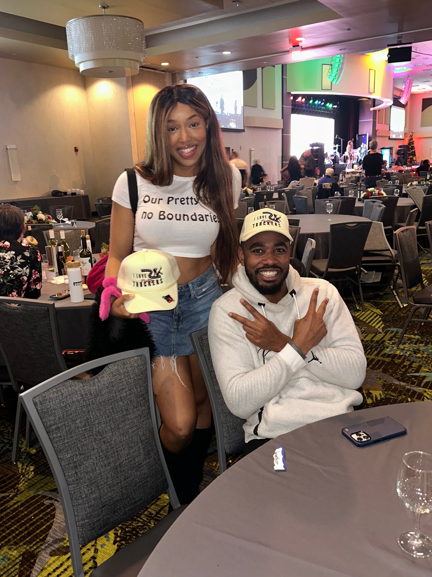 UNISEX CREAM TRUCKER HAT